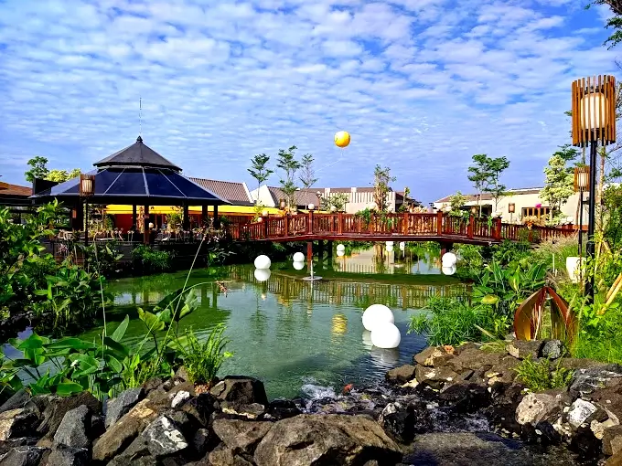 Direktori Tenant di Oranges Groves PIK